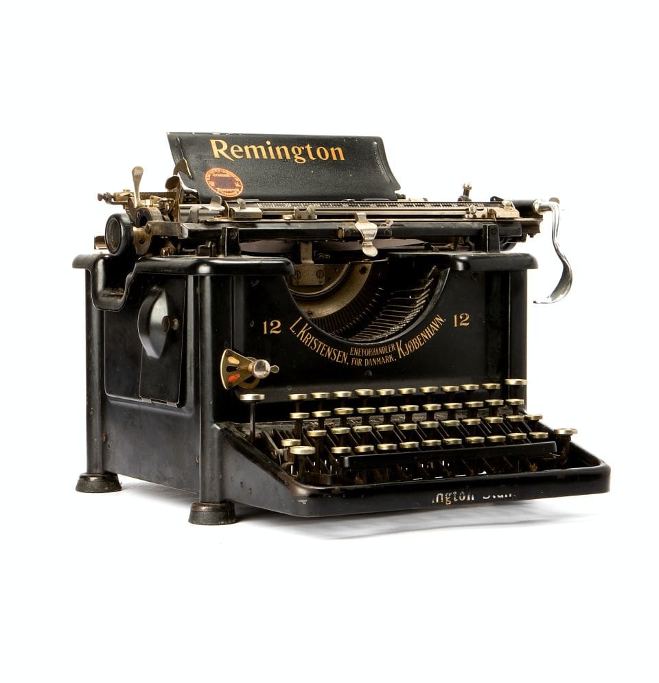 old-style-copywriting-for pre-digital-marketing Old style copywriting! Copywriting by a skilled wordsmith is crucial for the success of your website. On typewriter or on the web.